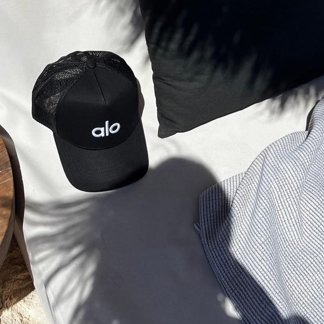 Alo Yoga Minimal Black Cap