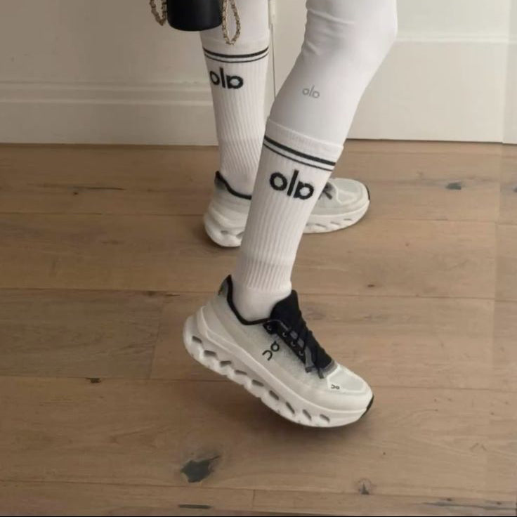 On Running baskets Cloudtilt Black/Ivory