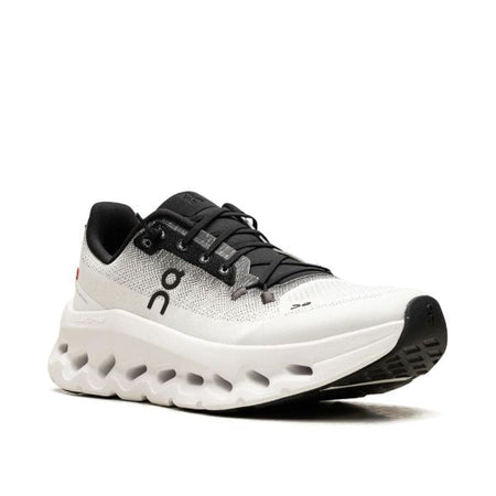 On Running baskets Cloudtilt Black/Ivory
